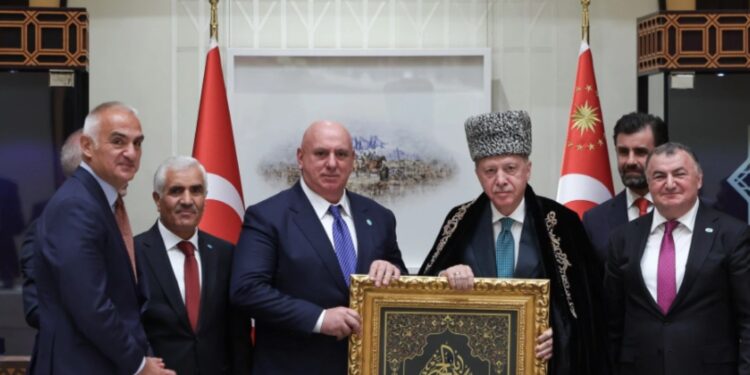 🇹🇷 Cumhurbaşkanlığı Külliyesi’nde Milli Duruş: Ahıskalı Türkler Kabulü Gerçekleşti