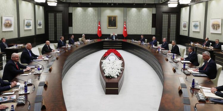 Gazze İnsani Yardım Kabine Masasında: Kesintisiz Destek Vurgusu