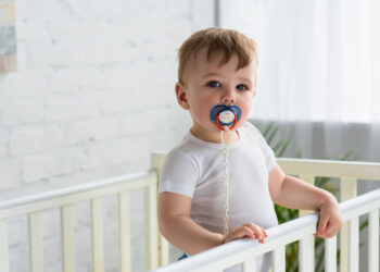 Ortodonti Uzmanları Uyardı: Emzik Bırakma Sürecinde İdeal 2 Yaş Sınırı