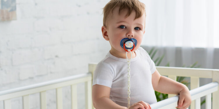 Ortodonti Uzmanları Uyardı: Emzik Bırakma Sürecinde İdeal 2 Yaş Sınırı