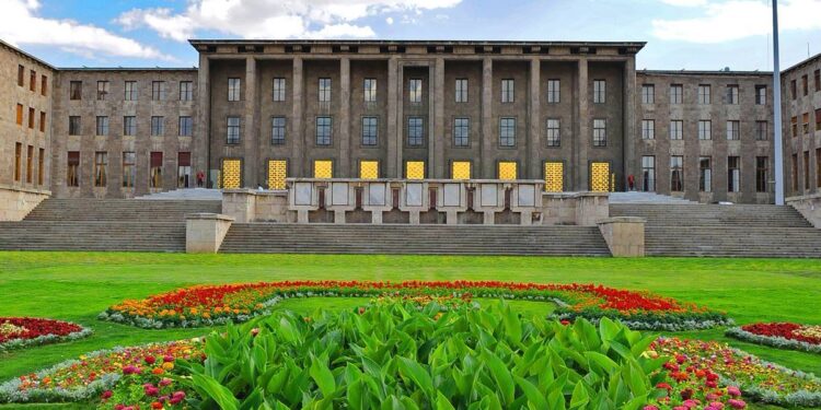 TBMM’de Taciz Skandalı: Bir Kişi Tutuklandı