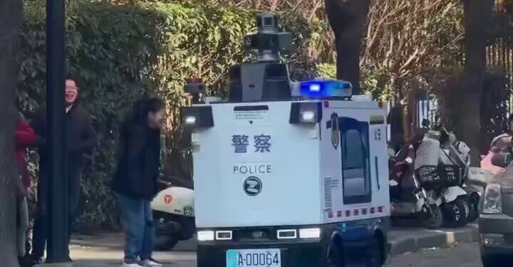 Çin Yapay Zekalı Polis Araçları 5G Hızıyla Suçla Savaşıyor