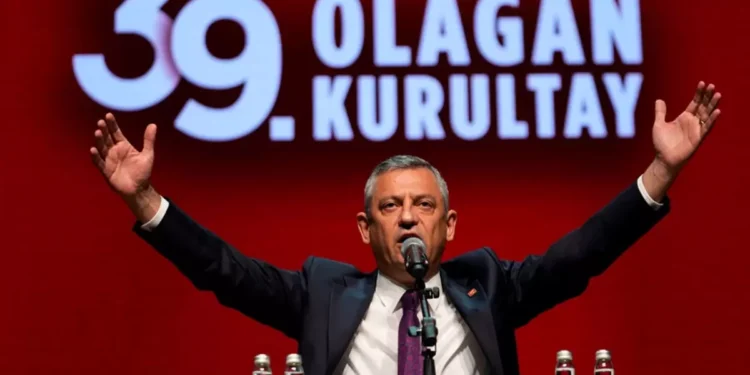 YZ Destekli Muhalefet: Özgür Özel İkinci Dönemde İktidara Karşı Hangi Taktikleri Uygulayacak? ⚔️
